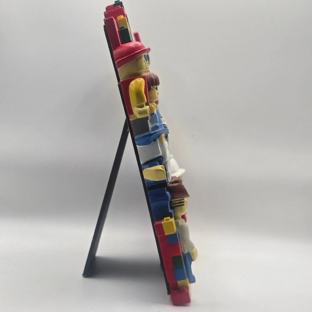 Vintage 1999 LEGOLAND California Minifigure 3D Picture Frame Souvenir 706244